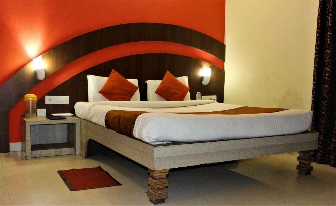 Hotel Park Lagoon Puri Esterno foto